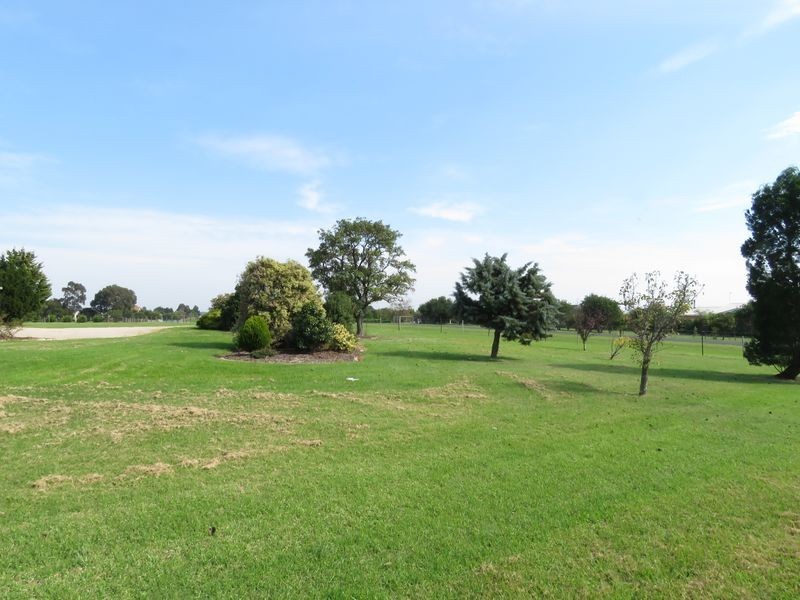 27 Simpson Drive, Newlands Arm VIC 3875
