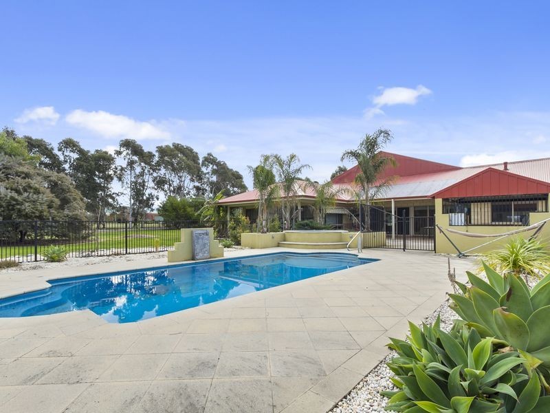 45 Boyd Court, Eagle Point VIC 3878