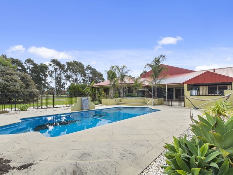 45 Boyd Court, Eagle Point VIC 3878