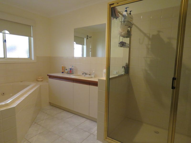 8 Callistemon Court, Paynesville VIC 3880