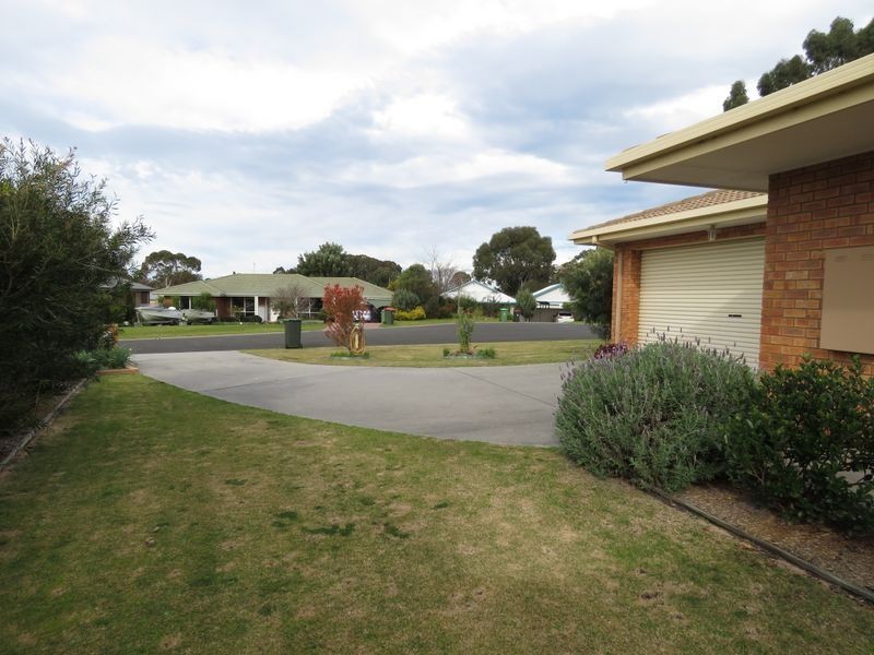 8 Callistemon Court, Paynesville VIC 3880