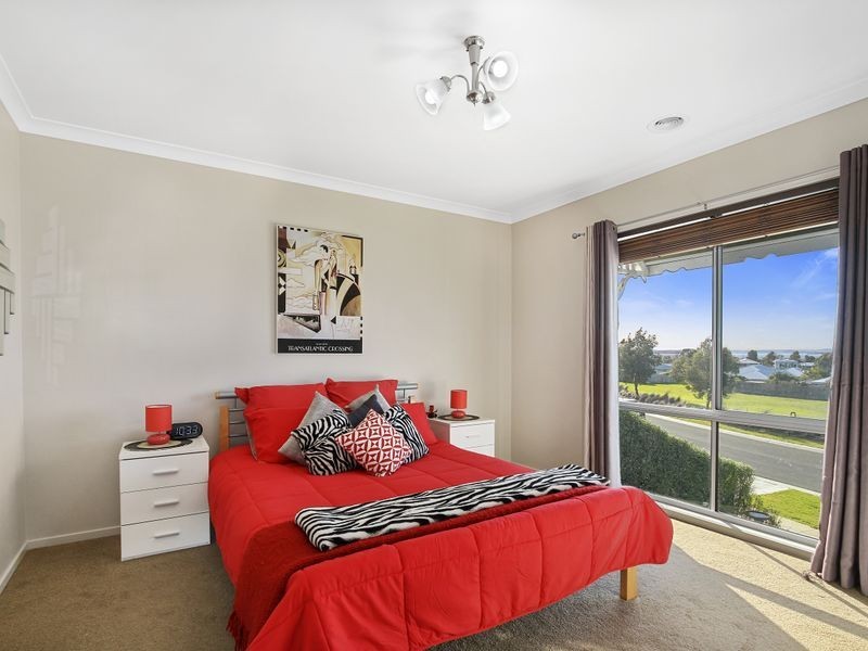 5 Magnetic Retreat, Paynesville VIC 3880