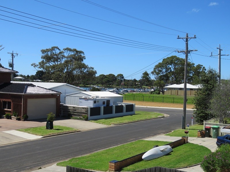5 Marina Drive, Paynesville VIC 3880