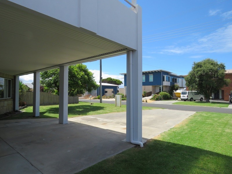 5 Marina Drive, Paynesville VIC 3880