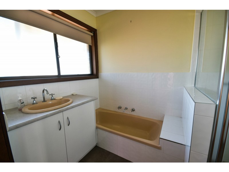 Unit 3/2 Canal Road, Paynesville VIC 3880