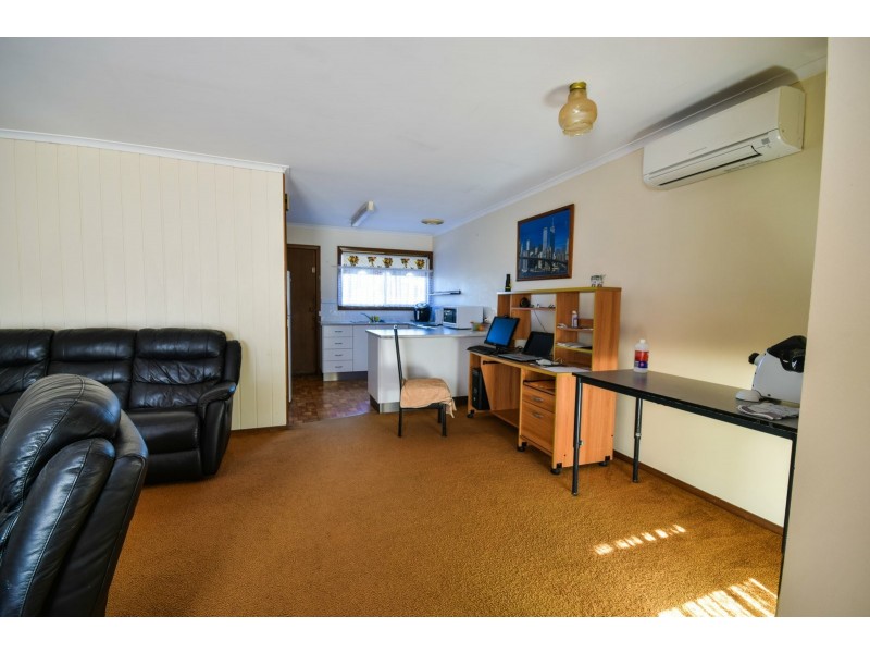 Unit 3/2 Canal Road, Paynesville VIC 3880