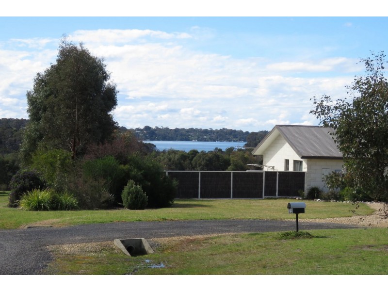 50 Corins Crescent, Newlands Arm VIC 3875