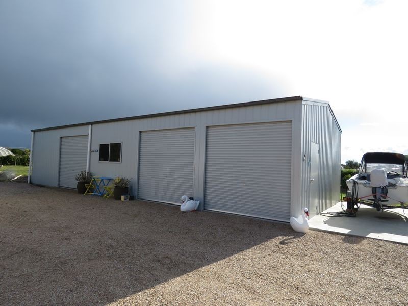 50 Corins Crescent, Newlands Arm VIC 3875