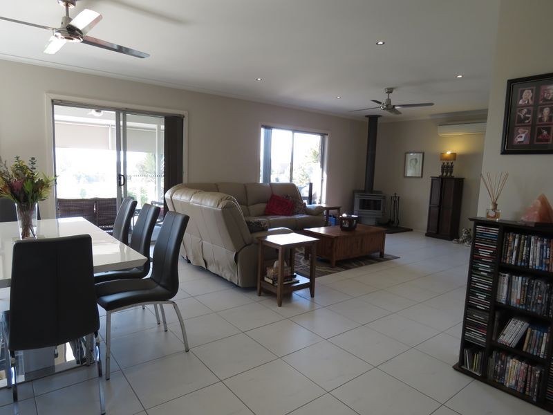 50 Corins Crescent, Newlands Arm VIC 3875