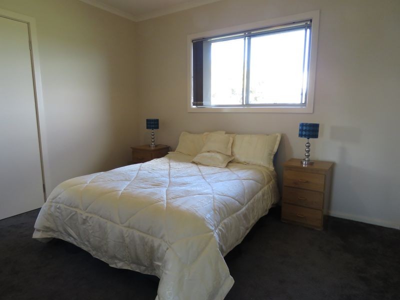 50 Corins Crescent, Newlands Arm VIC 3875