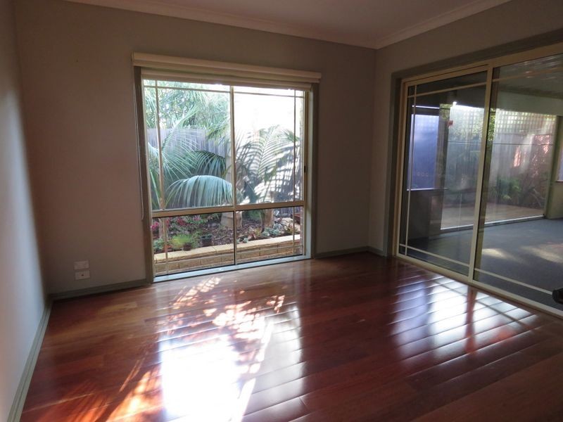 2/22 Schooner Terrace, Paynesville VIC 3880