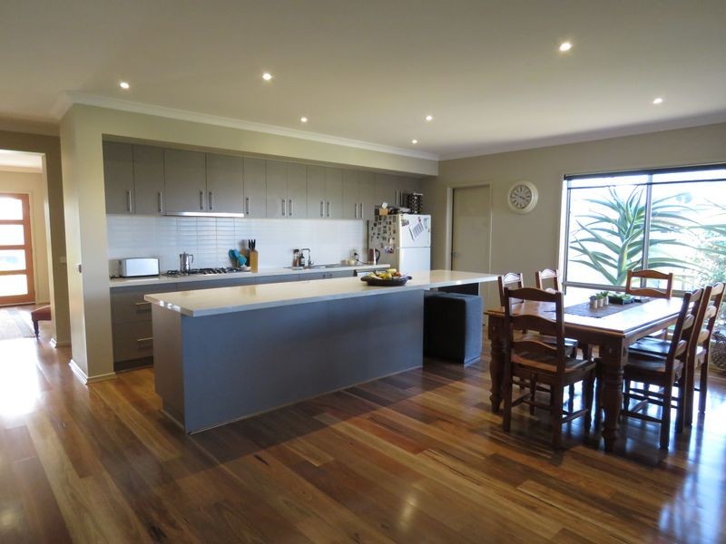 24 The Crescent, Eagle Point VIC 3878