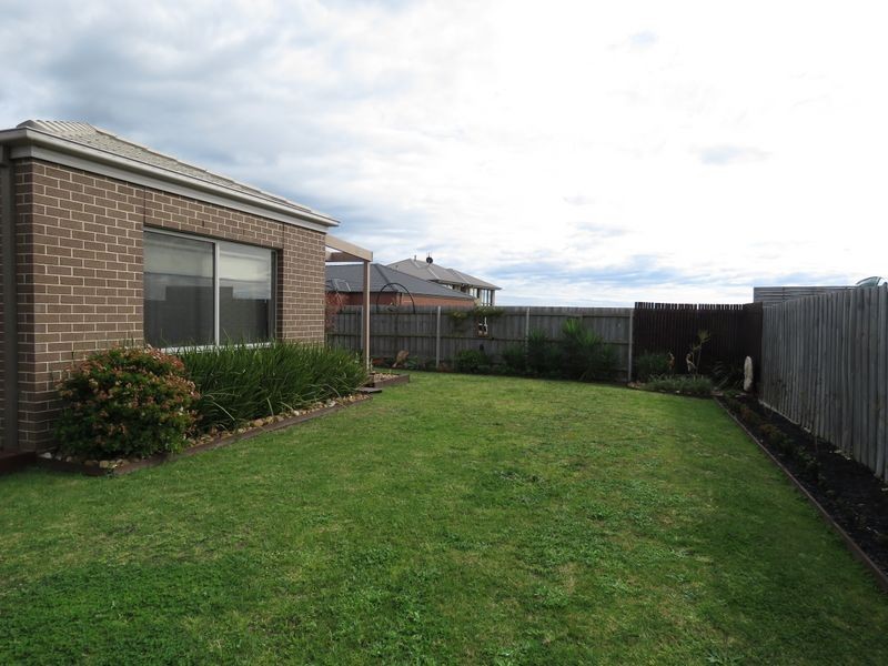 24 The Crescent, Eagle Point VIC 3878