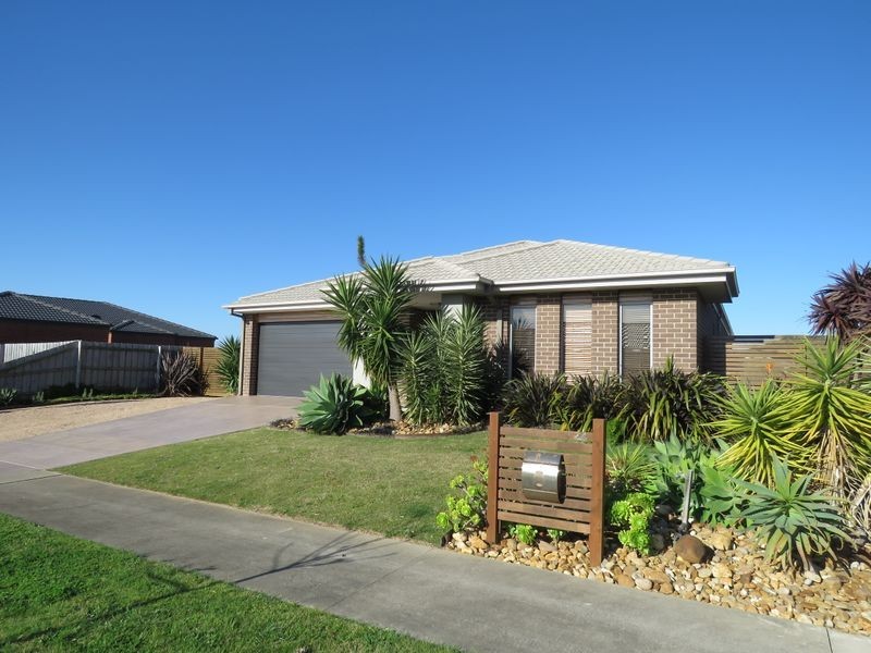 24 The Crescent, Eagle Point VIC 3878