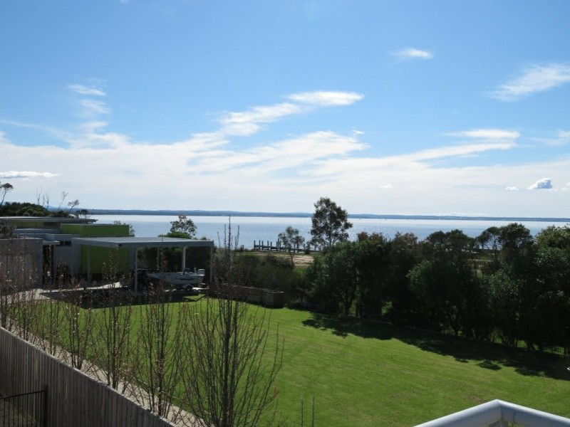 House 1/157 Bay Road, Eagle Point VIC 3878