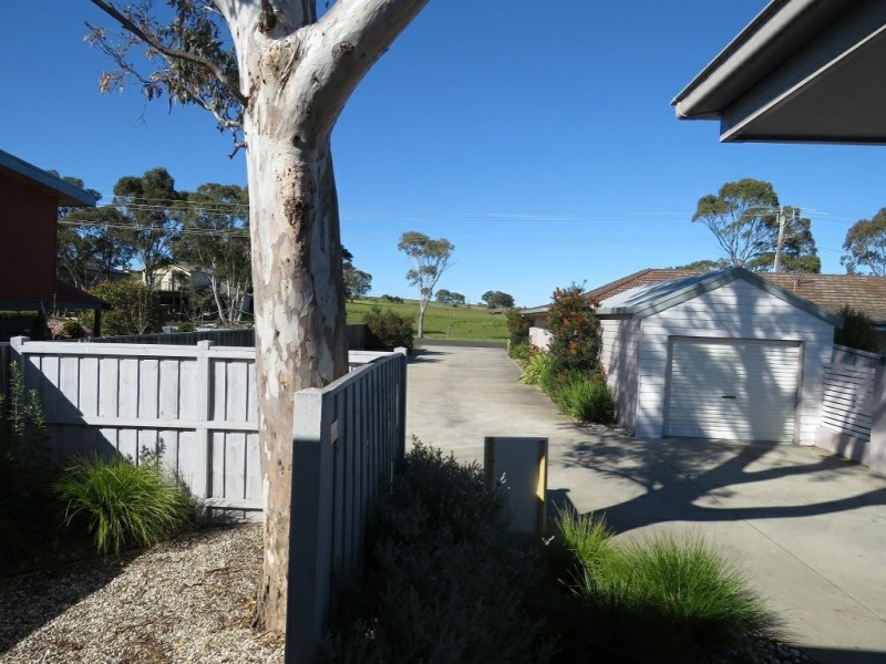 House 1/157 Bay Road, Eagle Point VIC 3878