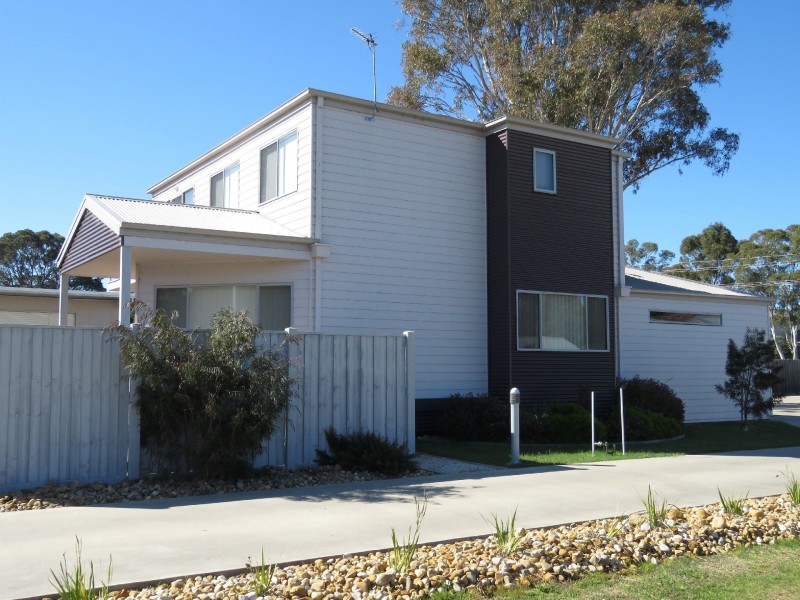 House 1/157 Bay Road, Eagle Point VIC 3878