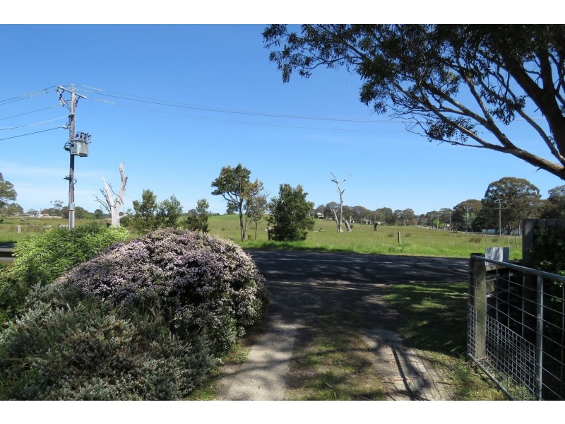 97 Bay Road, Eagle Point VIC 3878