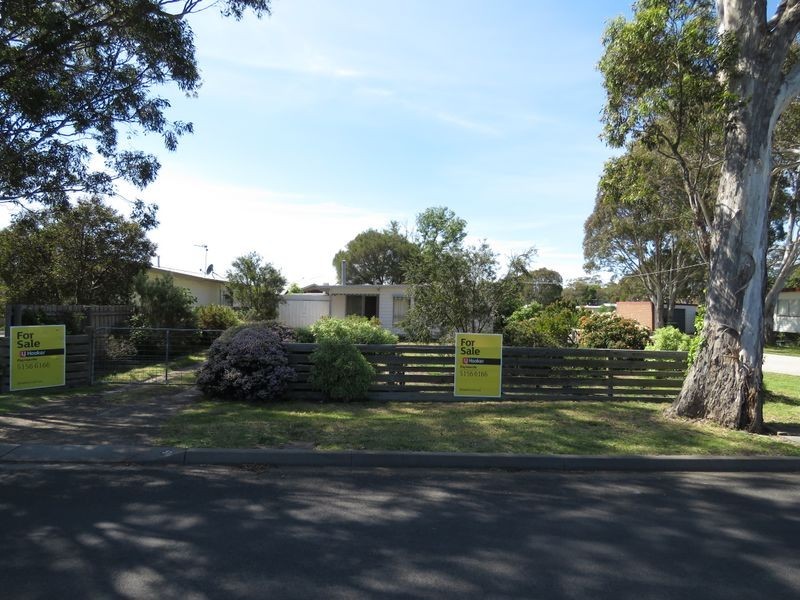 97 Bay Road, Eagle Point VIC 3878