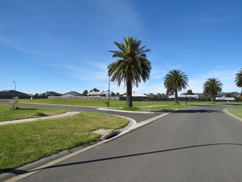 7,8,12,13 Caddie Court, Eagle Point VIC 3878