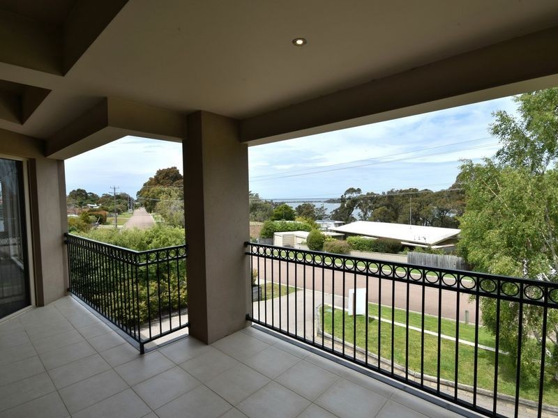 182 Newlands Drive, Paynesville VIC 3880