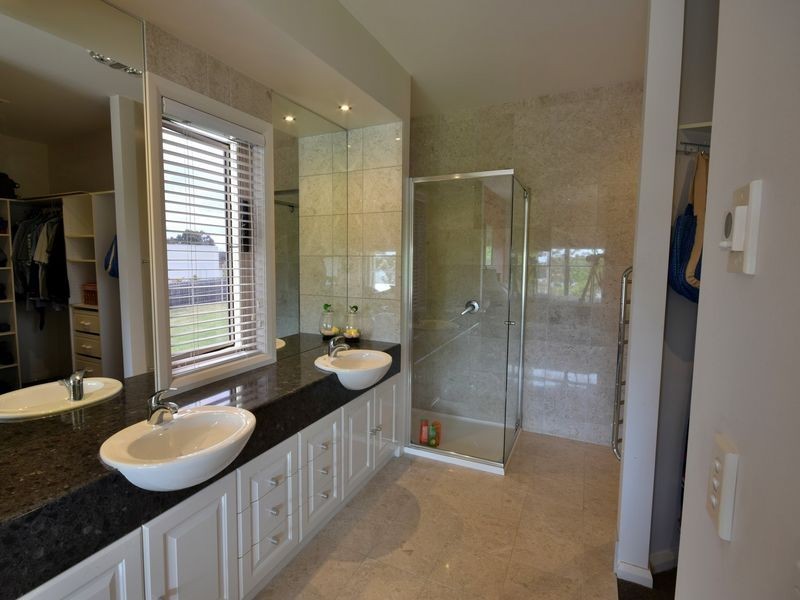 182 Newlands Drive, Paynesville VIC 3880