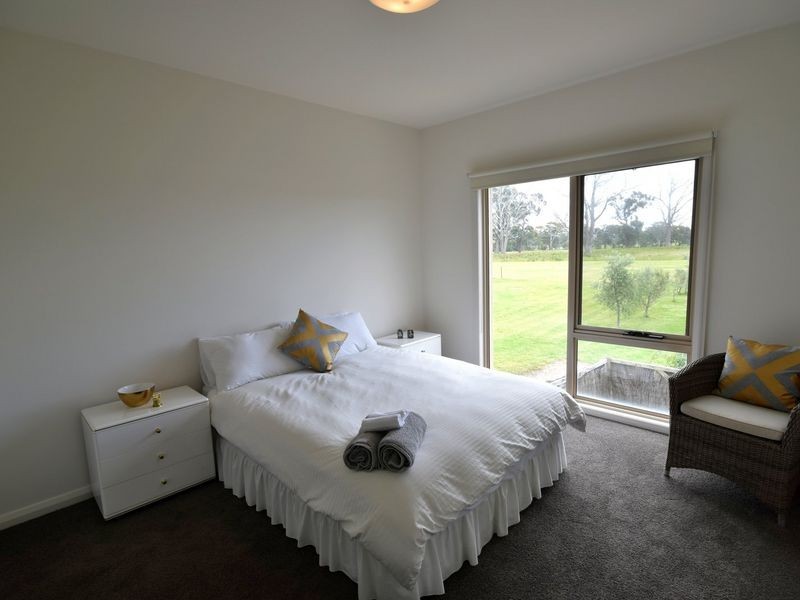 182 Newlands Drive, Paynesville VIC 3880