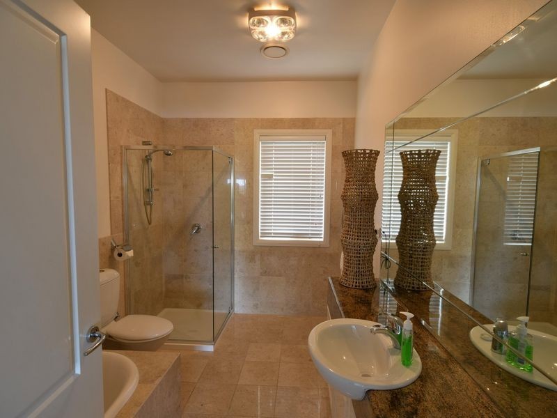 182 Newlands Drive, Paynesville VIC 3880