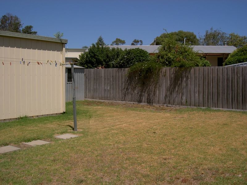 1/12 McMillan Grove, Paynesville VIC 3880