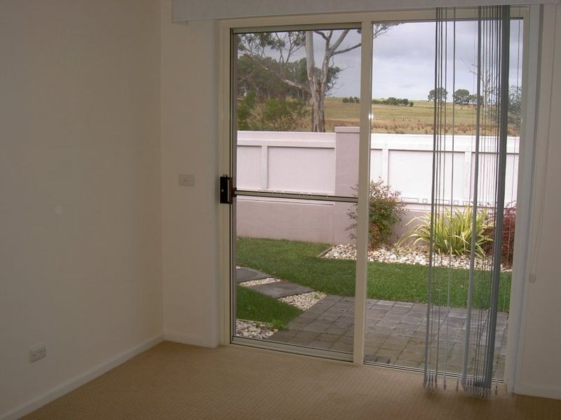 1/155 Bay Road, Eagle Point VIC 3878