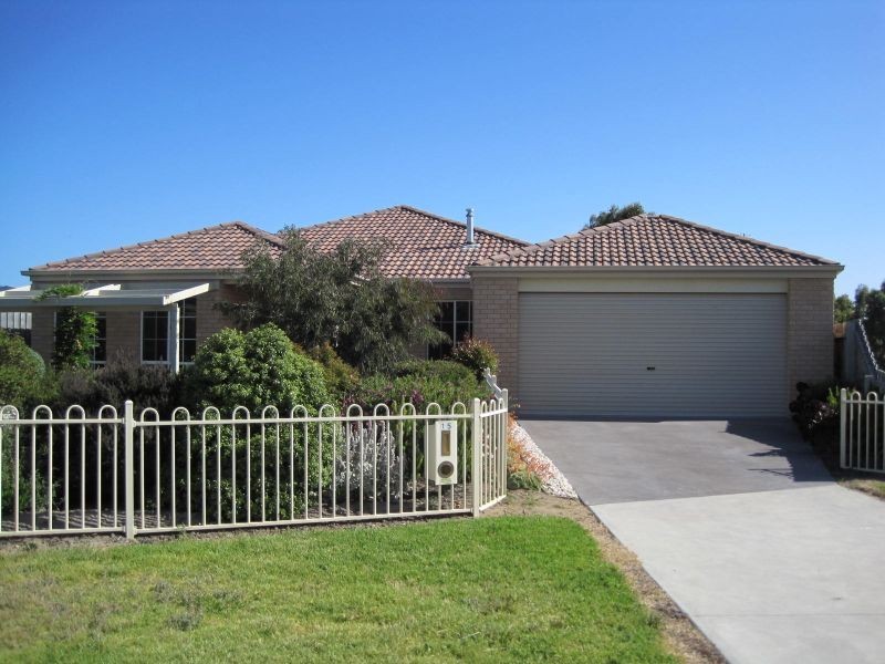 15 Lara Close, Paynesville VIC 3880