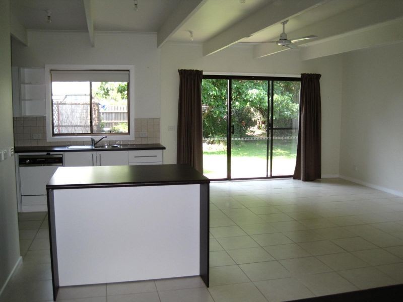 14 Eleventh Parade, Raymond Island VIC 3880