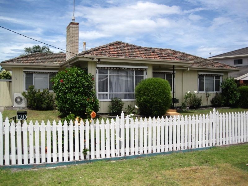 120 Main Road, Paynesville VIC 3880