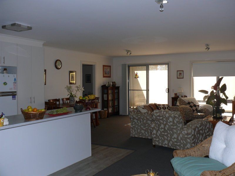 2/119 Langford Parade, Paynesville VIC 3880