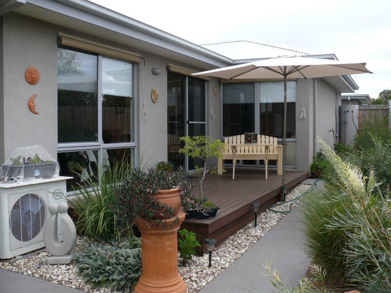 2/119 Langford Parade, Paynesville VIC 3880