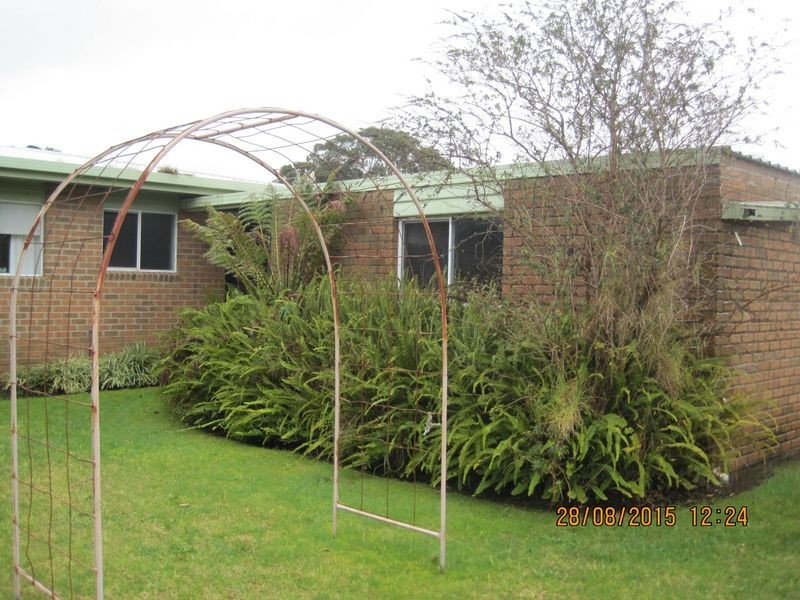 35 Sixth Avenue, Raymond Island VIC 3880