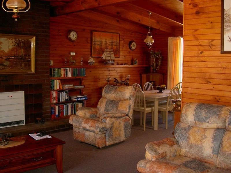 4 Bungaree Avenue, Paynesville VIC 3880