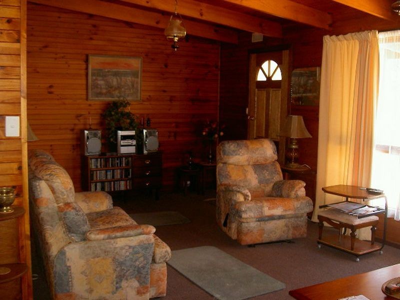 4 Bungaree Avenue, Paynesville VIC 3880