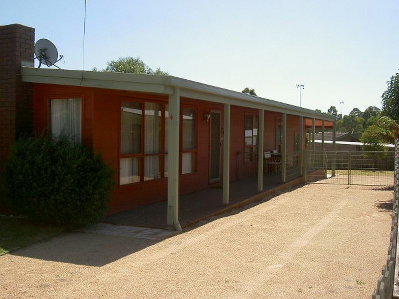 4 Bungaree Avenue, Paynesville VIC 3880