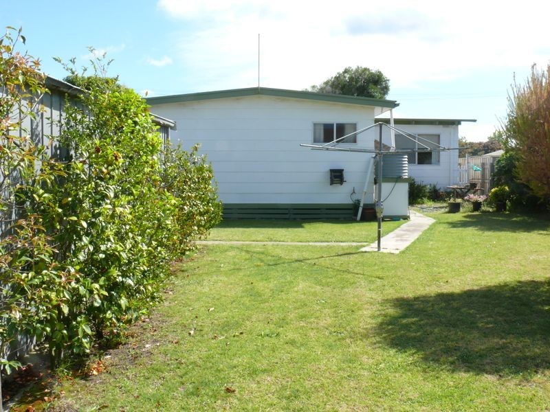 4 Milton Avenue, Paynesville VIC 3880