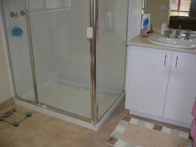 33 Gilsenan Street, Paynesville VIC 3880