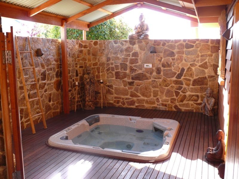 15 McMillan Grove, Paynesville VIC 3880