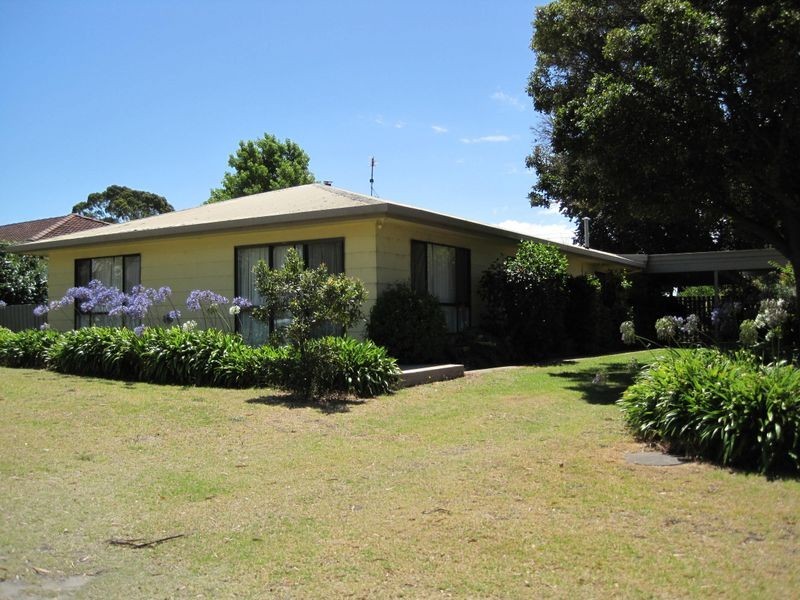 13 Newlands Drive, Paynesville VIC 3880