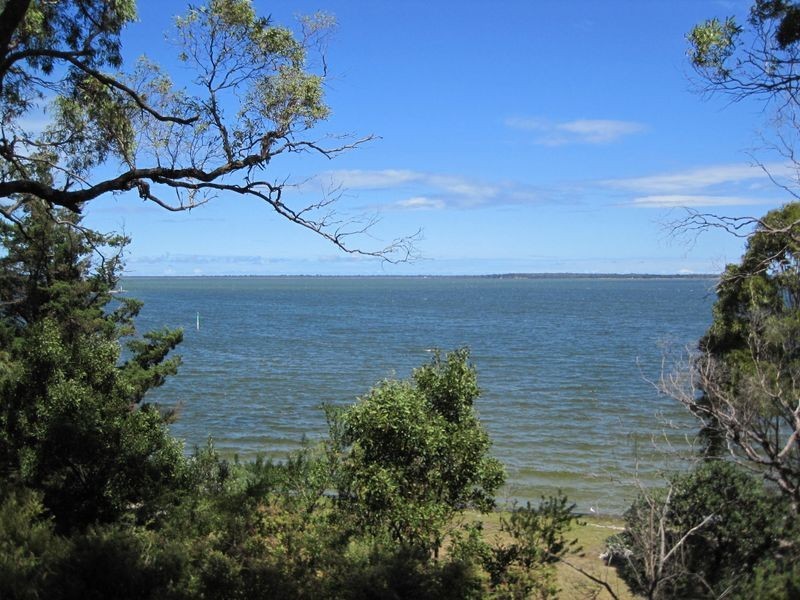 13 Newlands Drive, Paynesville VIC 3880