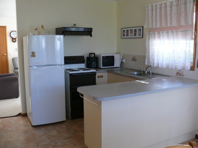 4 McMillan Grove, Paynesville VIC 3880