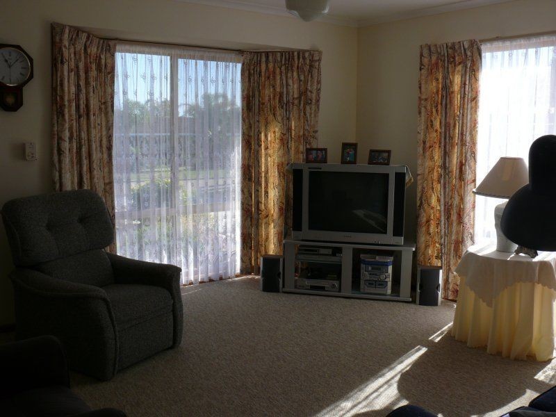 4 McMillan Grove, Paynesville VIC 3880