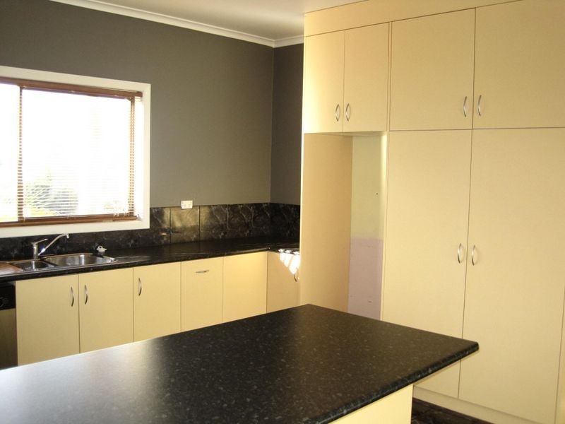 3 Millicent Court, Eagle Point VIC 3878