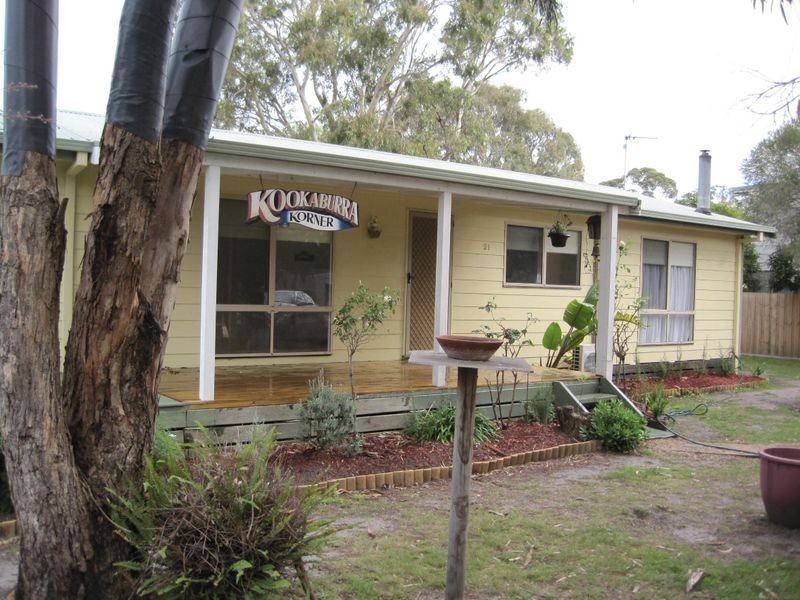 21 Fifth Parade, Raymond Island VIC 3880