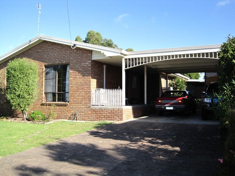 6 Newton Close, Paynesville VIC 3880