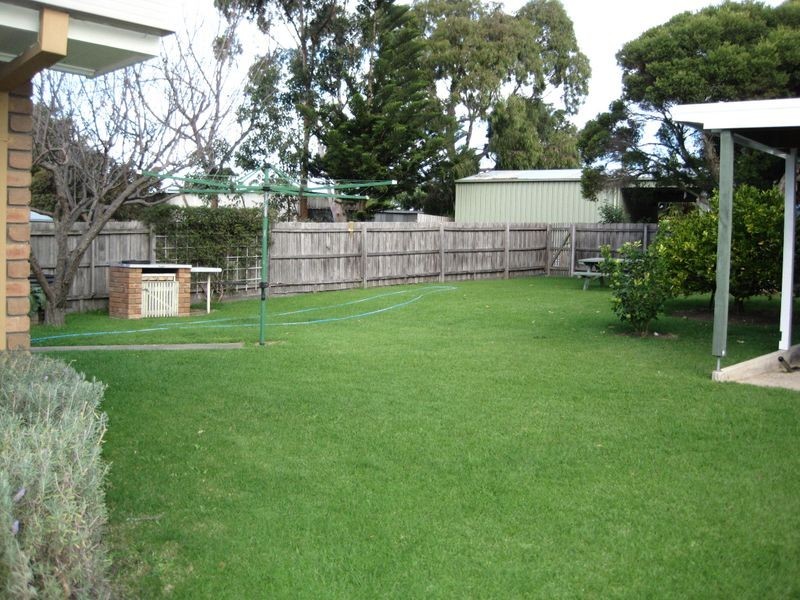 6 Newton Close, Paynesville VIC 3880